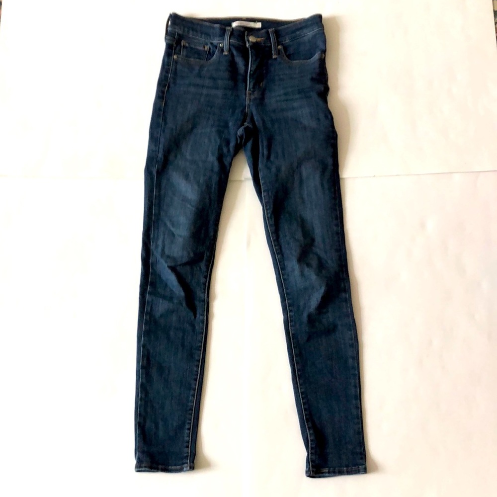 Levi’s 25 Jeans Blue 311 Shaping Skinny Pocket zipper button Excellent Condition